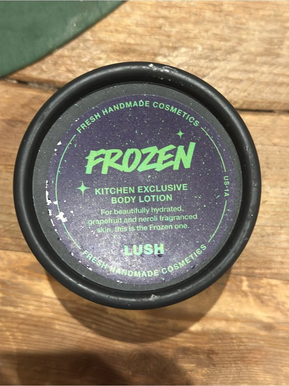 Lush Frozen Body Lotion - Black & Green